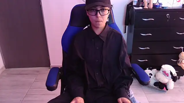 thomascooper7 online show from November 2025 06:41:02 PM