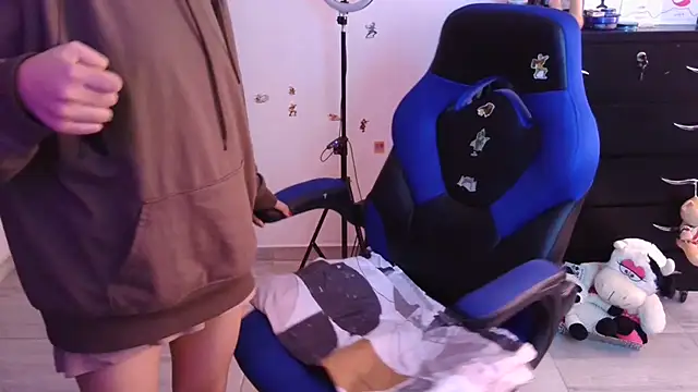 thomascooper7 online show from November 2025 06:41:02 PM