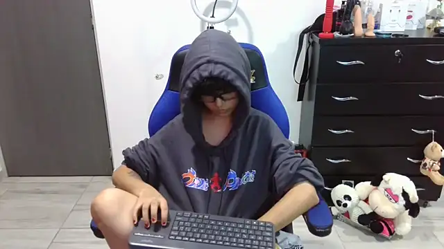 thomascooper7 online show from March 2026 01:10:01 AM