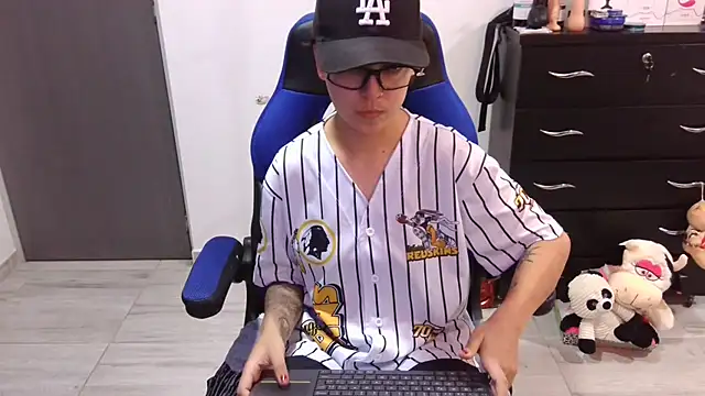 thomascooper7 online show from November 2025 07:36:01 PM