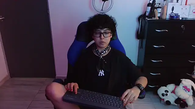 thomascooper7 online show from February 2026 07:16:02 PM