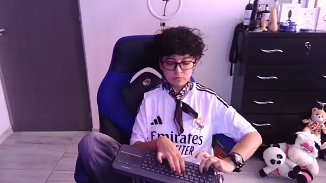 thomascooper7 online show from February 2026 06:49:02 PM