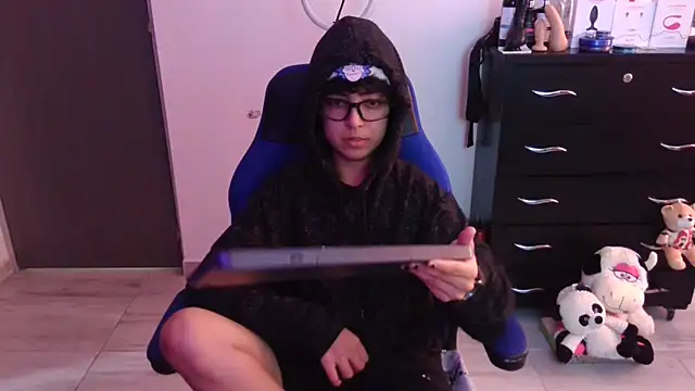 thomascooper7 online show from January 2026 06:58:01 PM