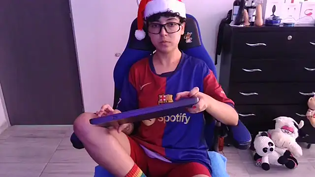 thomascooper7 online show from December 2025 06:53:01 PM