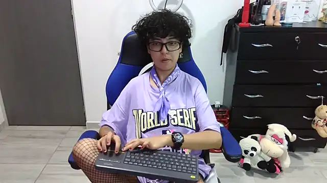 thomascooper7 online show from March 2026 11:21:02 PM