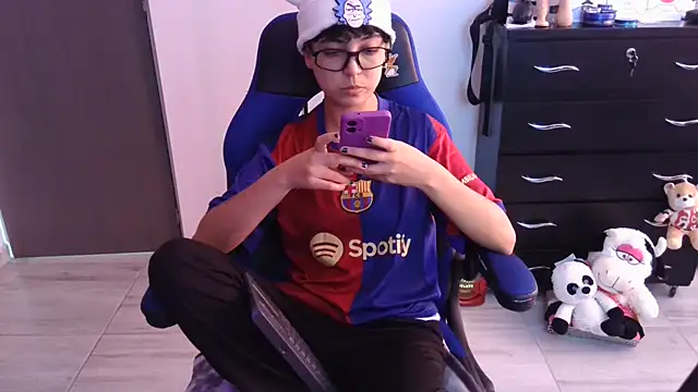 thomascooper7 online show from December 2025 05:06:01 PM