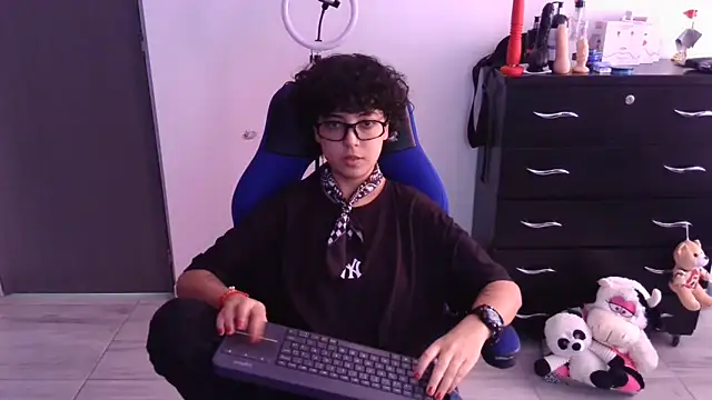 thomascooper7 online show from March 2026 05:31:02 PM