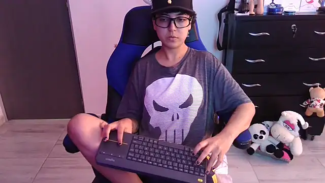 thomascooper7 online show from December 2025 07:07:02 PM