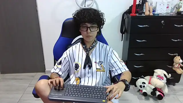 thomascooper7 online show from March 2026 07:45:02 PM