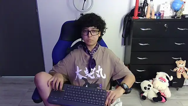 thomascooper7 online show from April 2026 09:39:33 PM