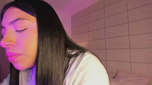 Snapshot of Christine_Laam chatting on July 2026 12:04:01 PM Christine Laam online show from July 2026 12:04:01 PM