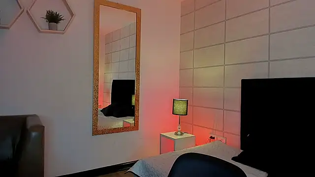 Christine Laam online show from December 2025 12:59:02 PM