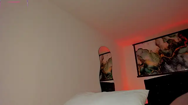 Christine Laam online show from December 2025 07:07:02 PM