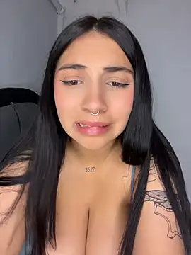 Snapshot of Christine_Laam chatting on June 2026 04:45:01 AM Christine Laam online show from June 2026 04:45:01 AM