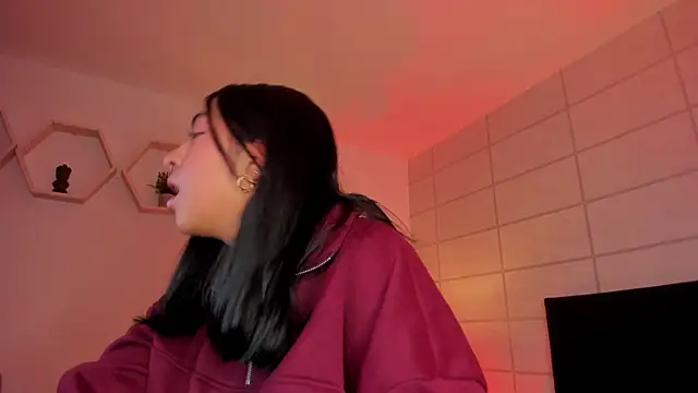 Christine Laam online show from December 2025 12:04:01 PM