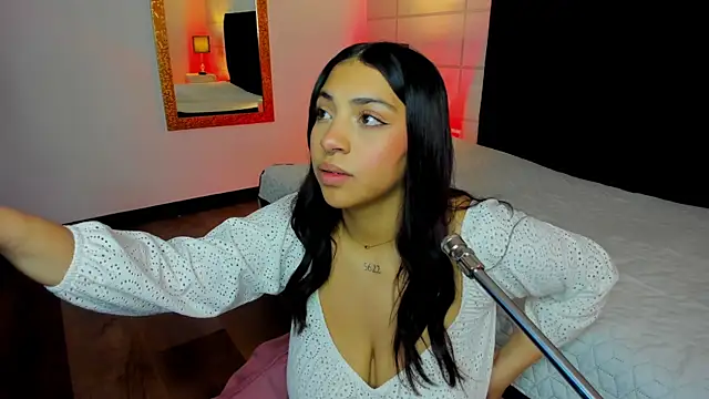 Snapshot of Christine_Laam chatting on October 2025 12:07:02 PM Christine Laam online show from October 2025 12:07:02 PM