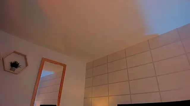 Christine Laam online show from February 2026 02:56:01 AM