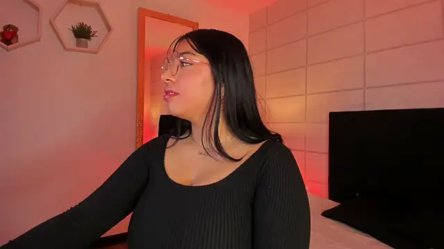 Christine Laam online show from January 2026 02:51:02 AM