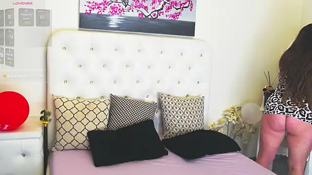 Snapshot of Ysabell01 chatting on November 2025 05:23:01 AM Ysabell01 online show from November 2025 05:23:01 AM