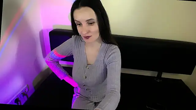 LaimaV  online show from January 2026 04:46:02 PM