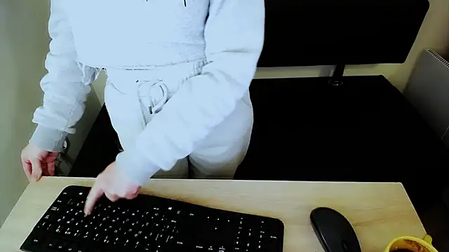 LaimaV  online show from October 2025 08:59:01 AM