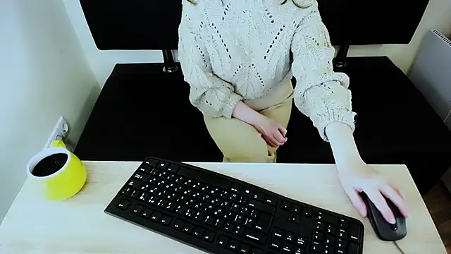 LaimaV  online show from October 2025 08:57:02 AM