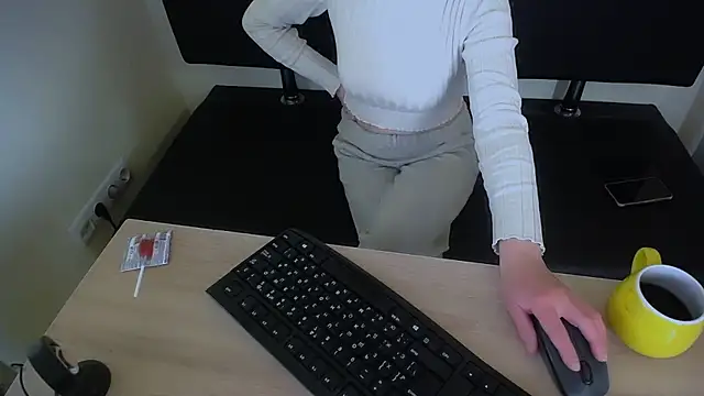 LaimaV  online show from November 2025 09:46:02 AM