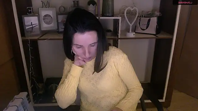 Snapshot of LaimaV_ chatting on December 2024 05:19:01 PM LaimaV online show from December 2024 05:19:01 PM