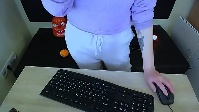 LaimaV  online show from October 2025 10:01:02 AM