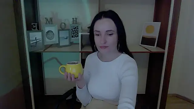 Snapshot of LaimaV_ chatting on September 2025 08:32:02 AM LaimaV online show from September 2025 08:32:02 AM