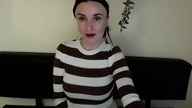 LaimaV  online show from April 2026 08:56:01 PM