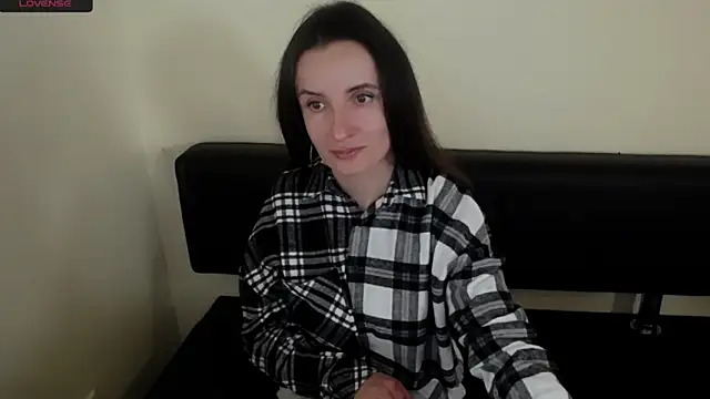Snapshot of LaimaV_ chatting on October 2025 02:18:01 PM LaimaV online show from October 2025 02:18:01 PM