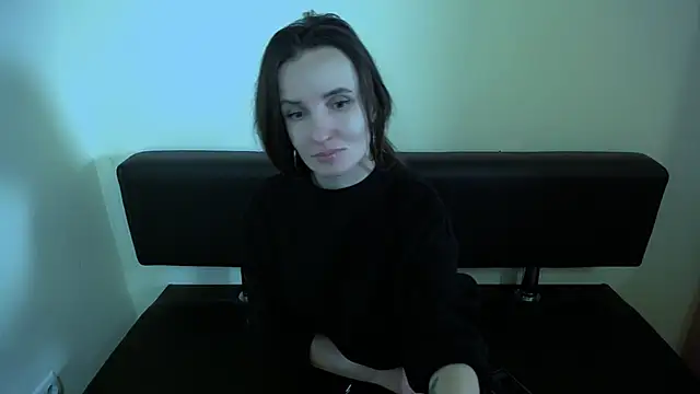 LaimaV  online show from November 2025 02:17:01 PM