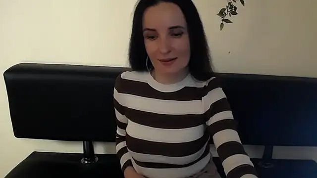 LaimaV  online show from April 2026 06:09:01 PM