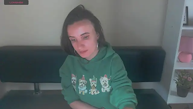 Snapshot of LaimaV_ chatting on December 2024 04:46:02 PM LaimaV online show from December 2024 04:46:02 PM