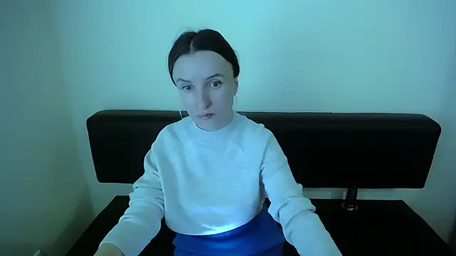 LaimaV  online show from December 2025 02:41:02 PM