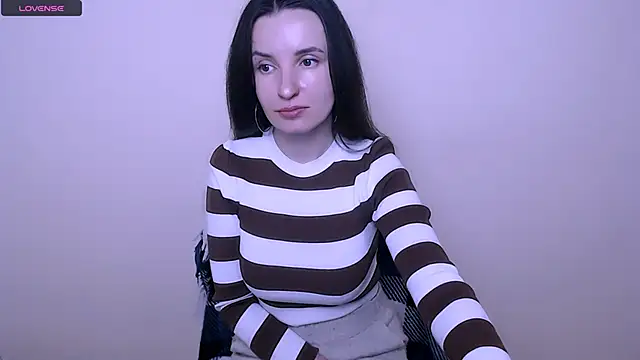 LaimaV  online show from November 2025 10:59:01 AM