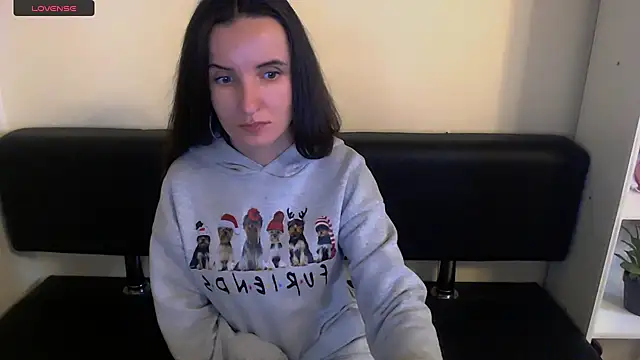 Snapshot of LaimaV_ chatting on December 2024 05:40:02 PM LaimaV online show from December 2024 05:40:02 PM