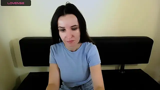 Snapshot of LaimaV_ chatting on September 2025 09:27:02 AM LaimaV online show from September 2025 09:27:02 AM