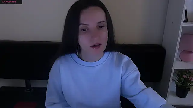 Snapshot of LaimaV_ chatting on January 2025 05:07:02 PM LaimaV online show from January 2025 05:07:02 PM