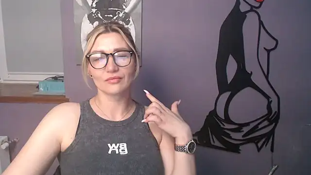  sexy lady online show from June 2026 01:01:02 PM