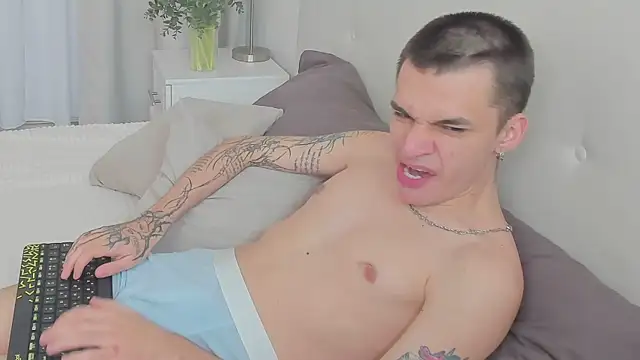 Snapshot of Andrew_Clar chatting on November 2025 04:29:02 PM Andrew Clar online show from November 2025 04:29:02 PM