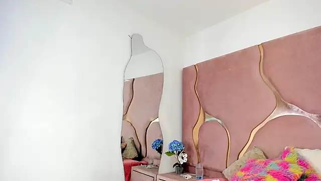 Sofia-candyht online show from April 2026 08:37:02 PM