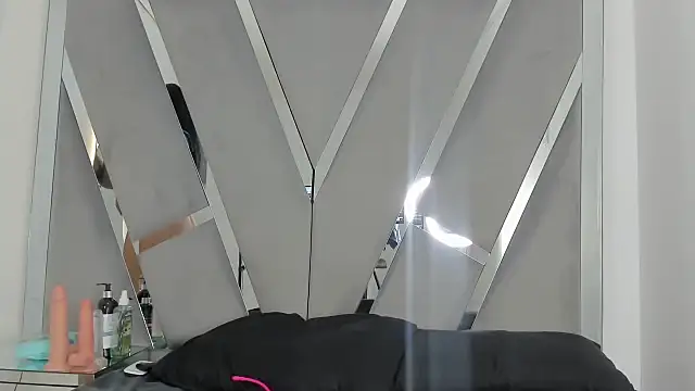 Snapshot of Sofia-candyht chatting on February 2025 09:04:01 PM Sofia-candyht online show from February 2025 09:04:01 PM