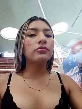 Snapshot of GIRL_DONCELLA chatting on February 2025 10:31:01 PM GIRL DONCELLA online show from February 2025 10:31:01 PM