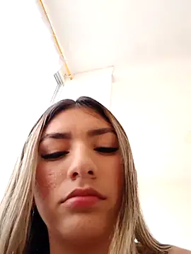 Snapshot of GIRL_DONCELLA chatting on March 2025 10:04:02 PM GIRL DONCELLA online show from March 2025 10:04:02 PM