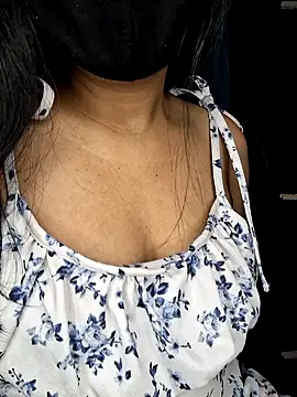 Nisha027 online show from February 2026 01:02:02 AM