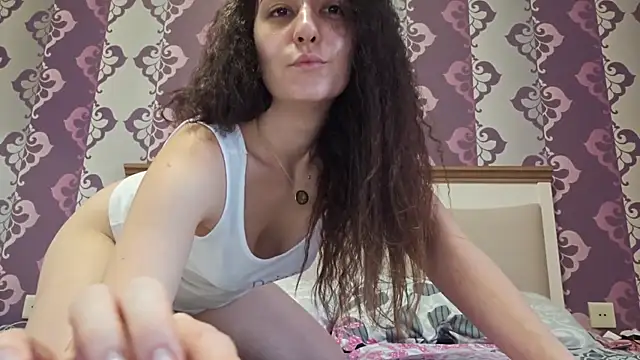 Snapshot of AlejandraDelaney chatting on October 2025 12:59:01 PM AlejandraDelaney online show from October 2025 12:59:01 PM