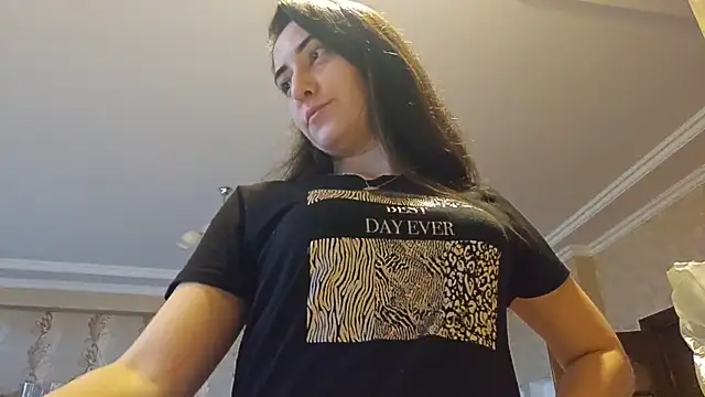 Snapshot of AlejandraDelaney chatting on November 2025 12:09:02 PM AlejandraDelaney online show from November 2025 12:09:02 PM