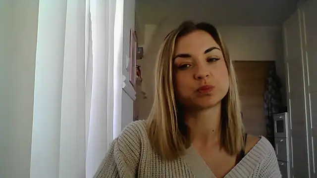 Snapshot of ashley_xlove chatting on March 2025 07:44:01 AM ashley xlove online show from March 2025 07:44:01 AM